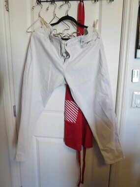 24W Signature Levi Strauss Slim Cuffed Skinny Creme Colored Jeans